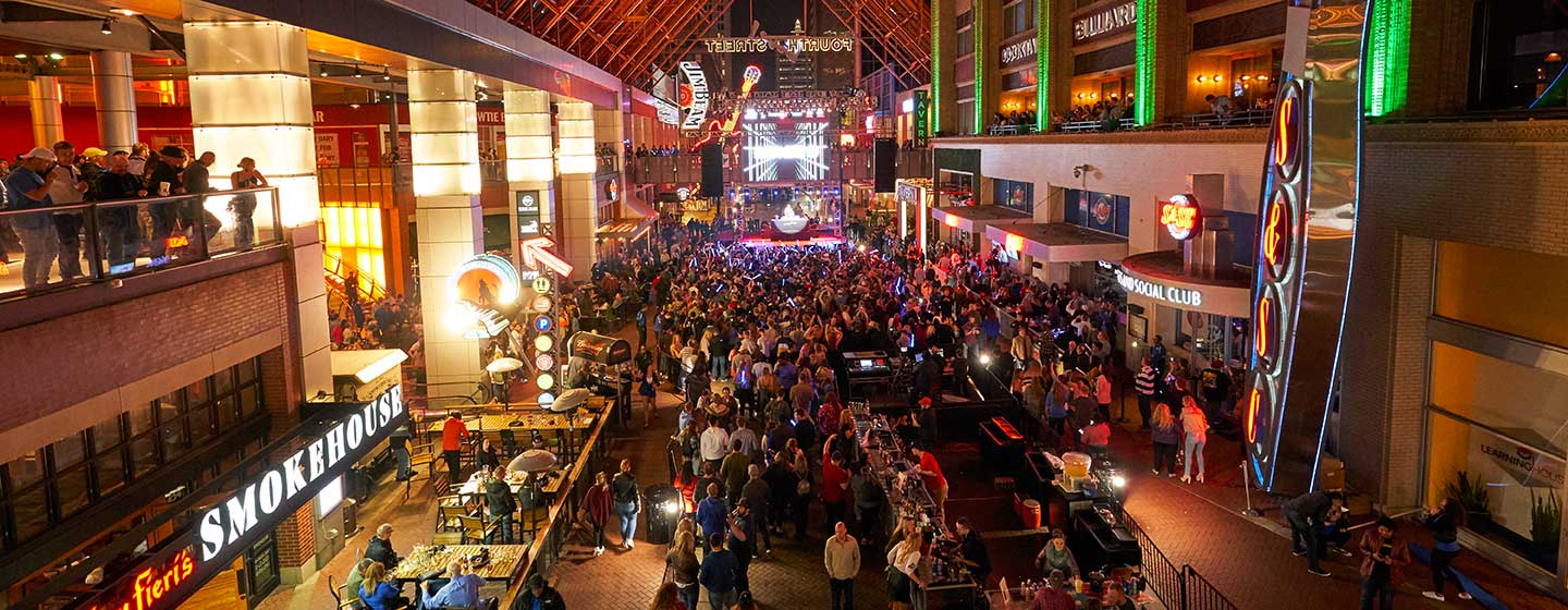 Louisville 4th Street Live