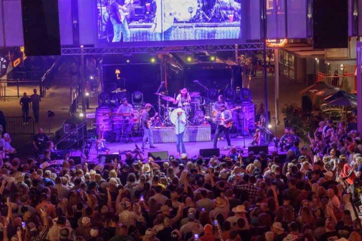 Hot Country Nights at Fourth Street Live
